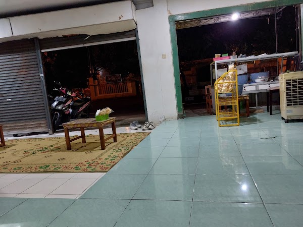 Gudeg Bu Slamet Batikan ꦒꦸꦣꦼꦒ꧀ꦧꦸꦱ꧀ꦭꦩꦺꦠ꧀ꦧꦠꦶꦏꦤ꧀