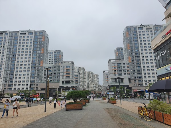 Wirye Central Square