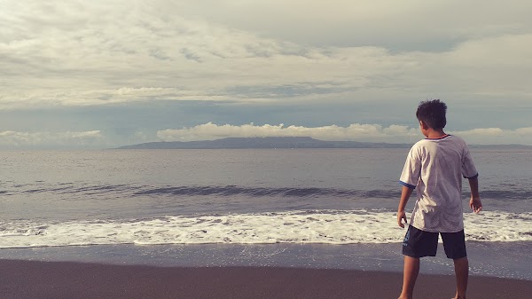 Black Sand Beach Pasinggahan 4