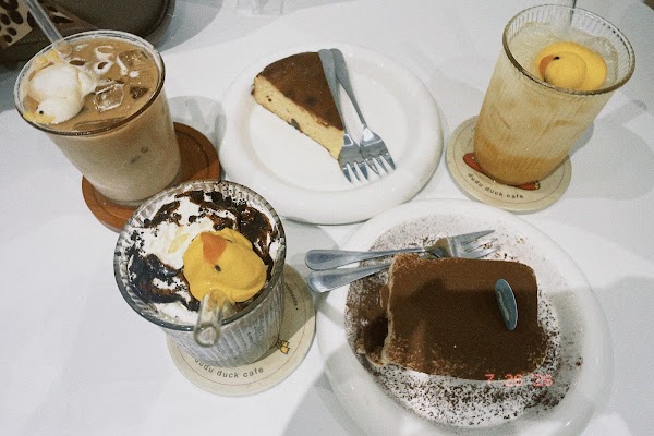 DUDU DUCK CAFE 2