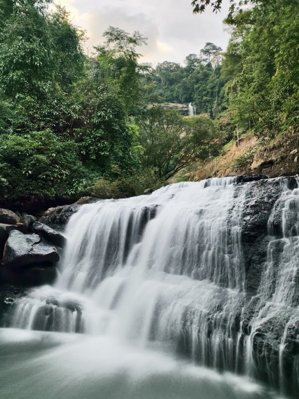 Nam Sanam Waterfall