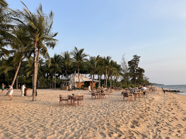 Aqua Bar and Lounge 4