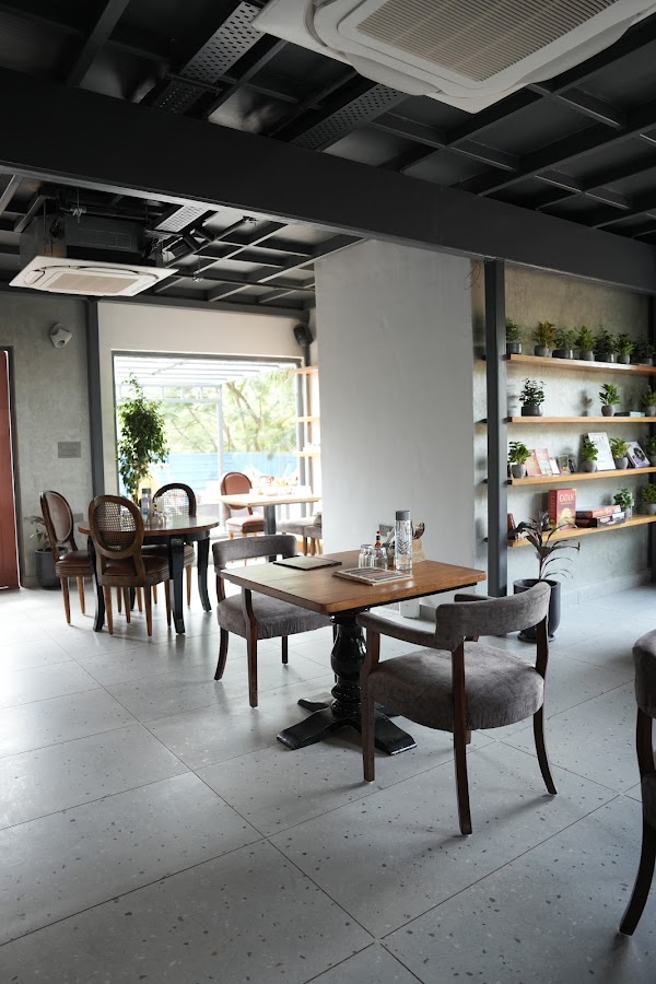 Reflect 2.0 - Bistro & Kitchen