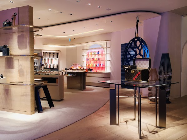 ルイ･ヴィトン 銀座並木通り店 4