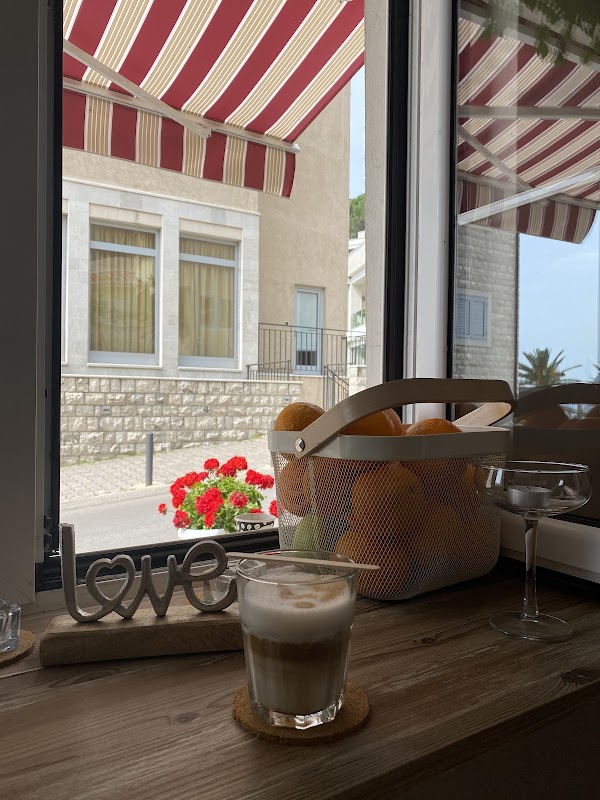 Mia Monte Cafe