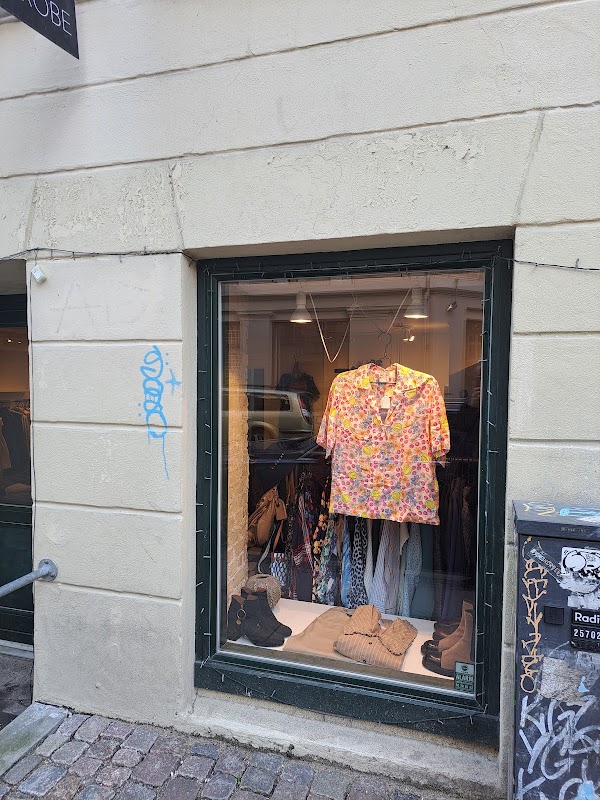 Second Wardrobe 2