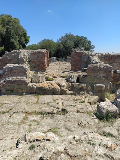 Cuma Archaeological Park
