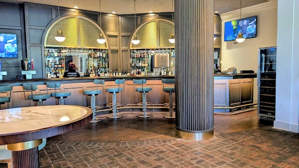 Taverne on Woodlake