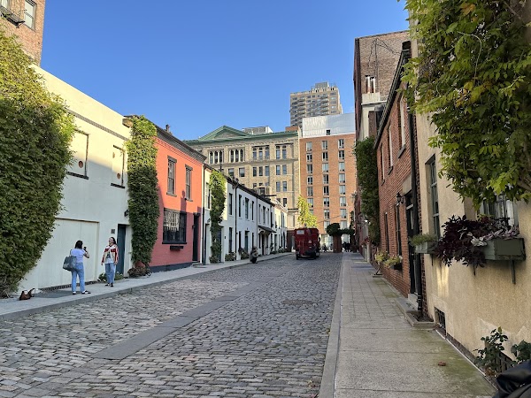 Washington Mews