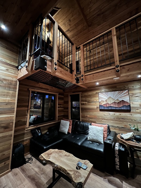 Iron & Vine Treehouse