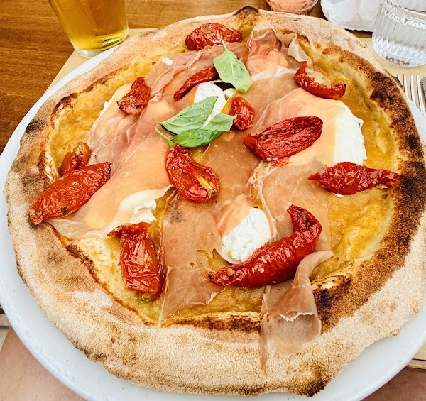 Villa Zuccaro Pizzeria Taormina 4