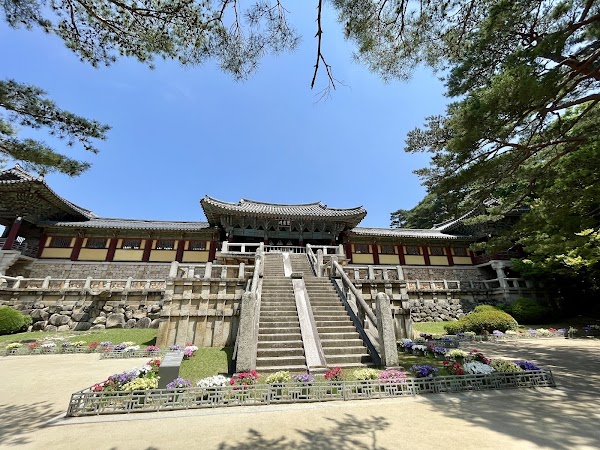 Cheongungyo and Baegungyo Stairs
