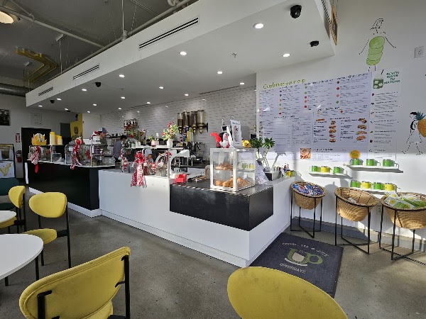 UPFORDAYZ Cafe & Bakery 4