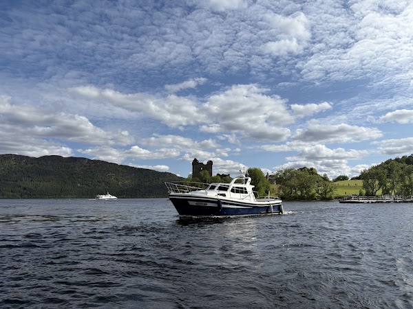 Castle Cruises Loch Ness