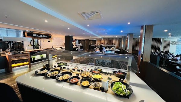 Stratosfare Restaurant & Bar 1