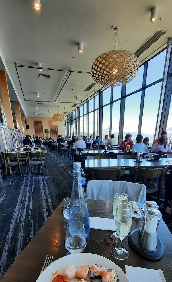 Stratosfare Restaurant & Bar 2