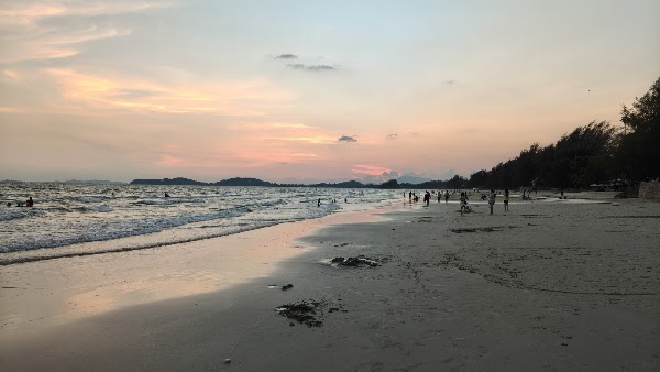 Laem Mae Phim Beach 4