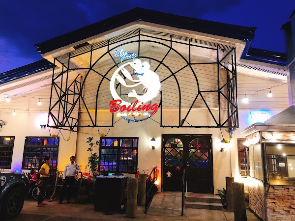 Blue Posts Boiling Crabs & Shrimps – Bajada 1