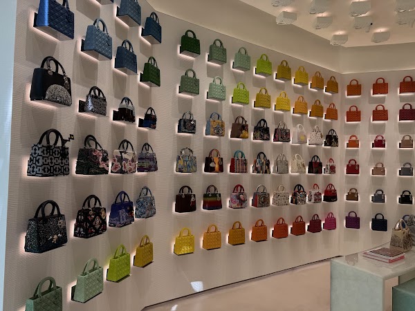 DIOR Gold House 5