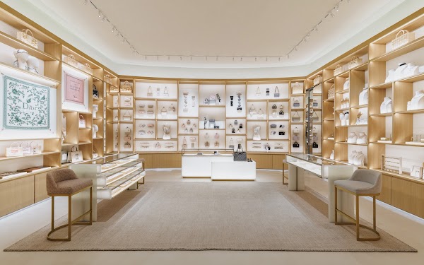 DIOR Gold House 4