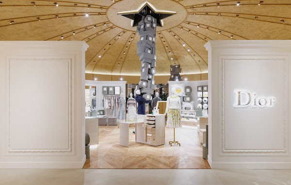 DIOR Gold House 3