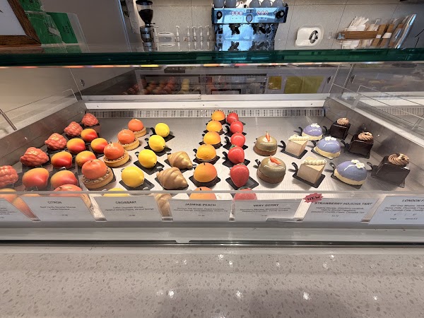 Evana Pâtisserie & Café 4