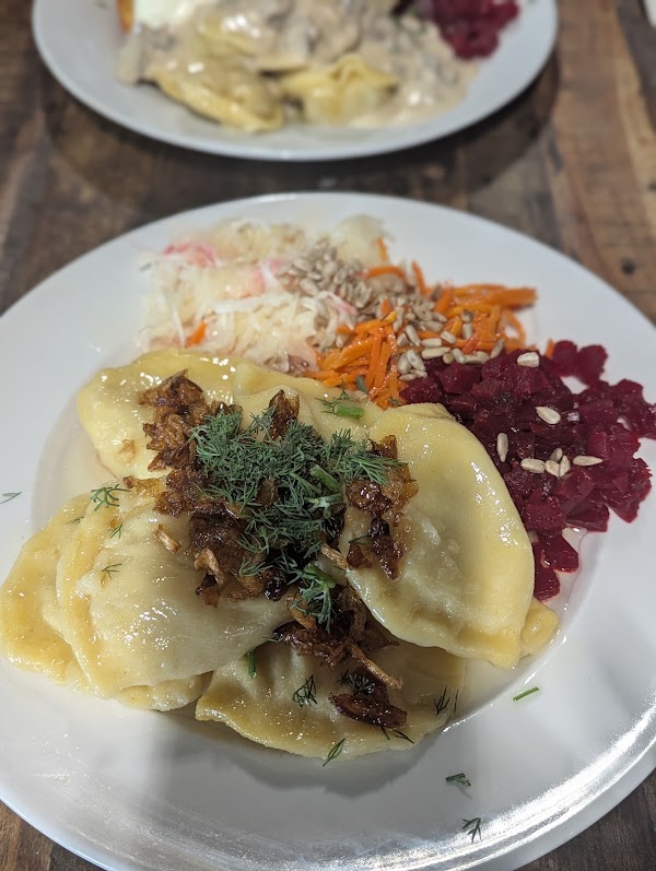 BAB' MARIA (OMA MARIA). Ein Teller voller Heimat. Die erste traditionelle ukrainische Küche in Bremen. Seit 2019. 3