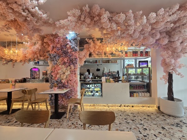 Blooming Cafe and Restaurant 3