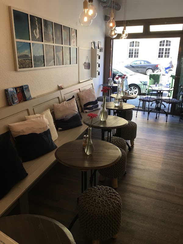 Elli's Café 1
