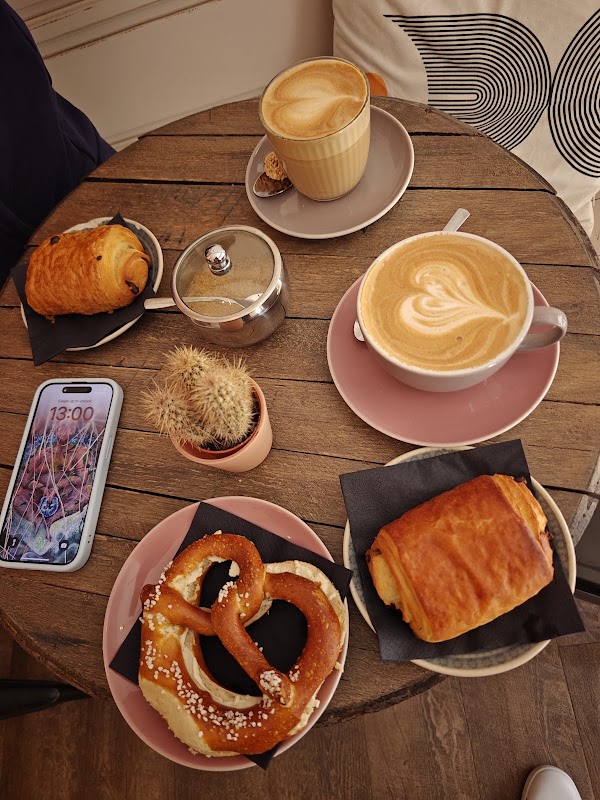 Elli's Café 2