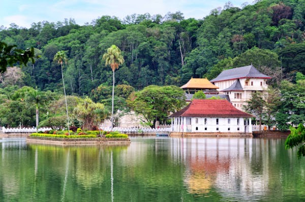 Kandy Lake 5