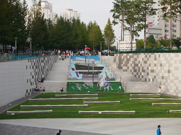 Song Sanghyeon Square 3