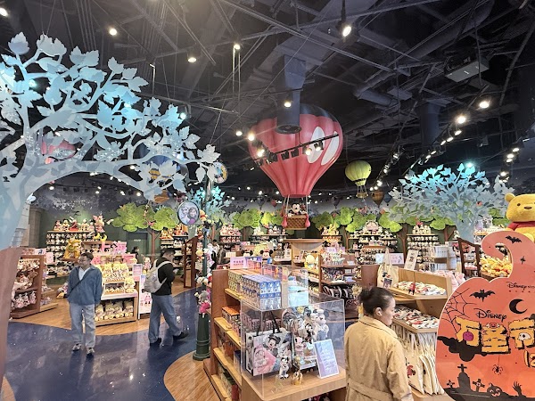 Disney China Flagship Store 4