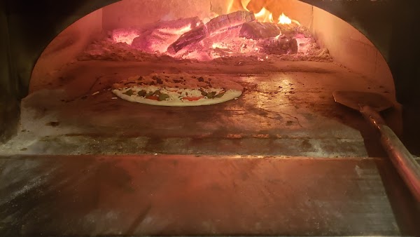 Embers Wood Fire Kitchen & Tap 4