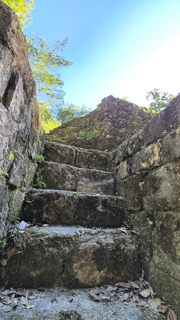 Acropolis Norte Yaxha 5