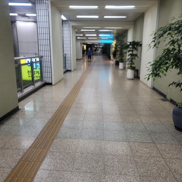 Cheongdam Station