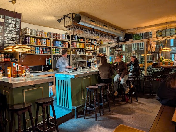 BAR JOOST 4