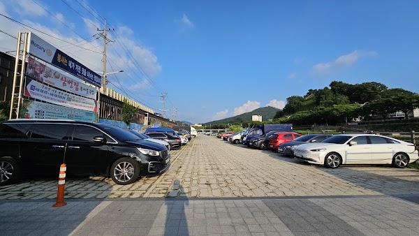 남부시장 천변주차장