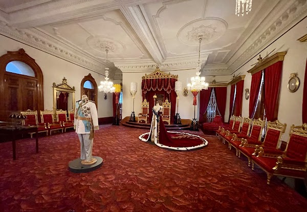 Iolani Palace 4