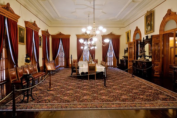 Iolani Palace 2