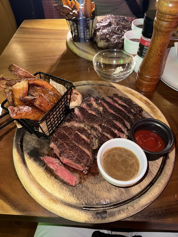 CALM Bangkok - Grill, Garden & Guinguette 4