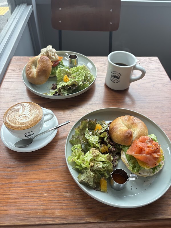 SCHOOL BUS COFFEE STOP NAKAMEGURO 4
