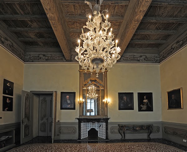 Palazzo Visconti di Modrone 2