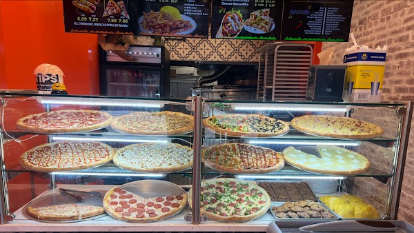 $1.50 NYC Hand Tossed Pizza 5
