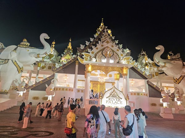 River Palace Paradium 1