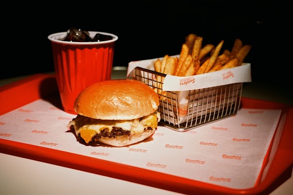 Snickers Burger Club 5