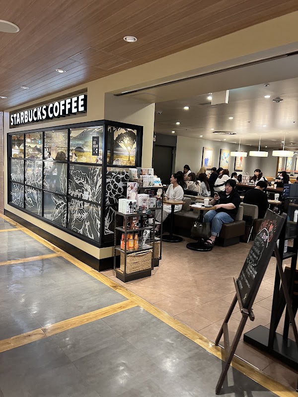 LUMINE Shinjuku 1 3
