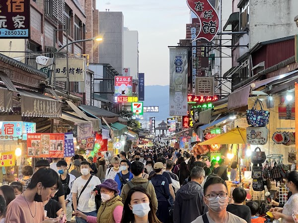Ita Thao Shopping District