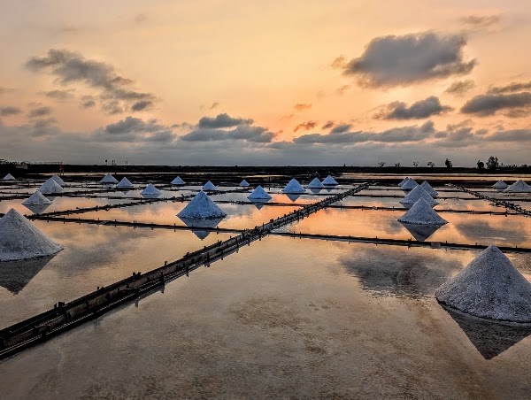 Jingzaijiao Tile-paved Salt Fields 5