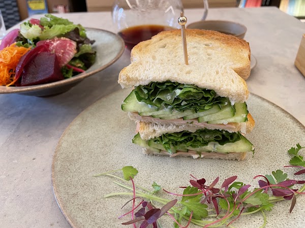 Cafe Gallery Sun 5